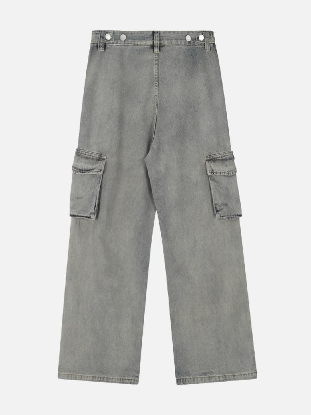 TALISHKO loose jeans with big pockets, showcasing a casual and relaxed look in gray.