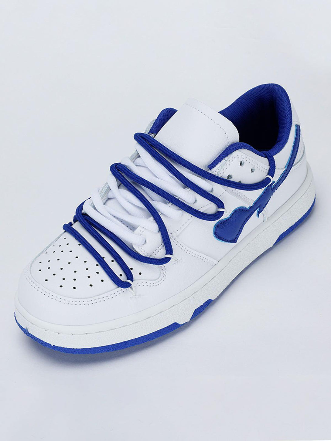 TALISHKO skate shoes in white, highlighted by blue laces and trim, ideal for casual wear.